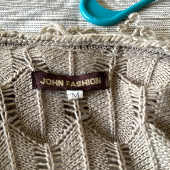 Long length sweater with multiple details tan size medium - Picture 8 of 8